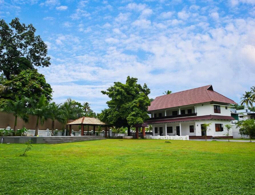 Tamarind Heritage Holiday Home Ангамали Экстерьер фото