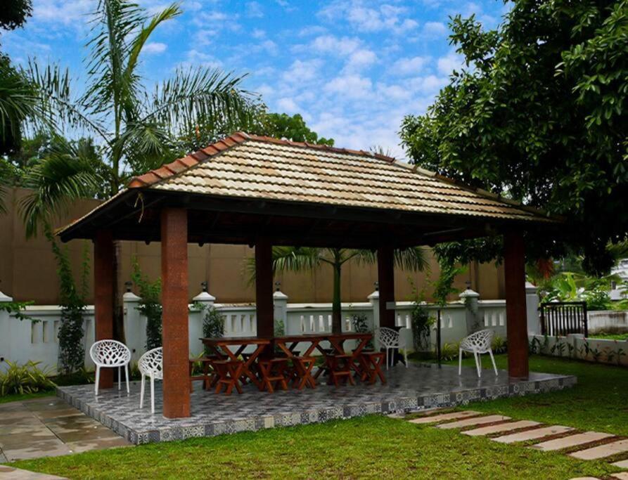Tamarind Heritage Holiday Home Ангамали Экстерьер фото