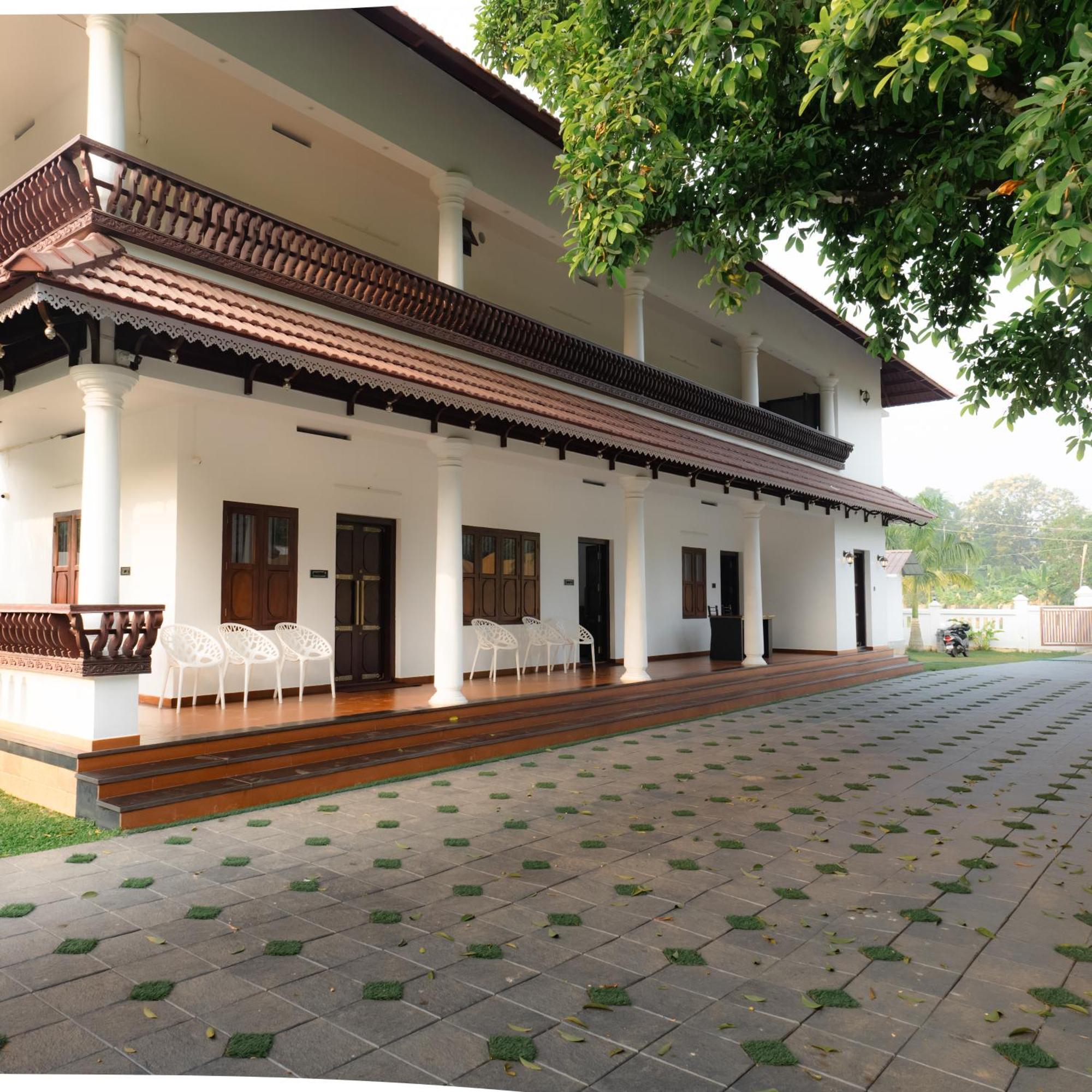 Tamarind Heritage Holiday Home Ангамали Экстерьер фото