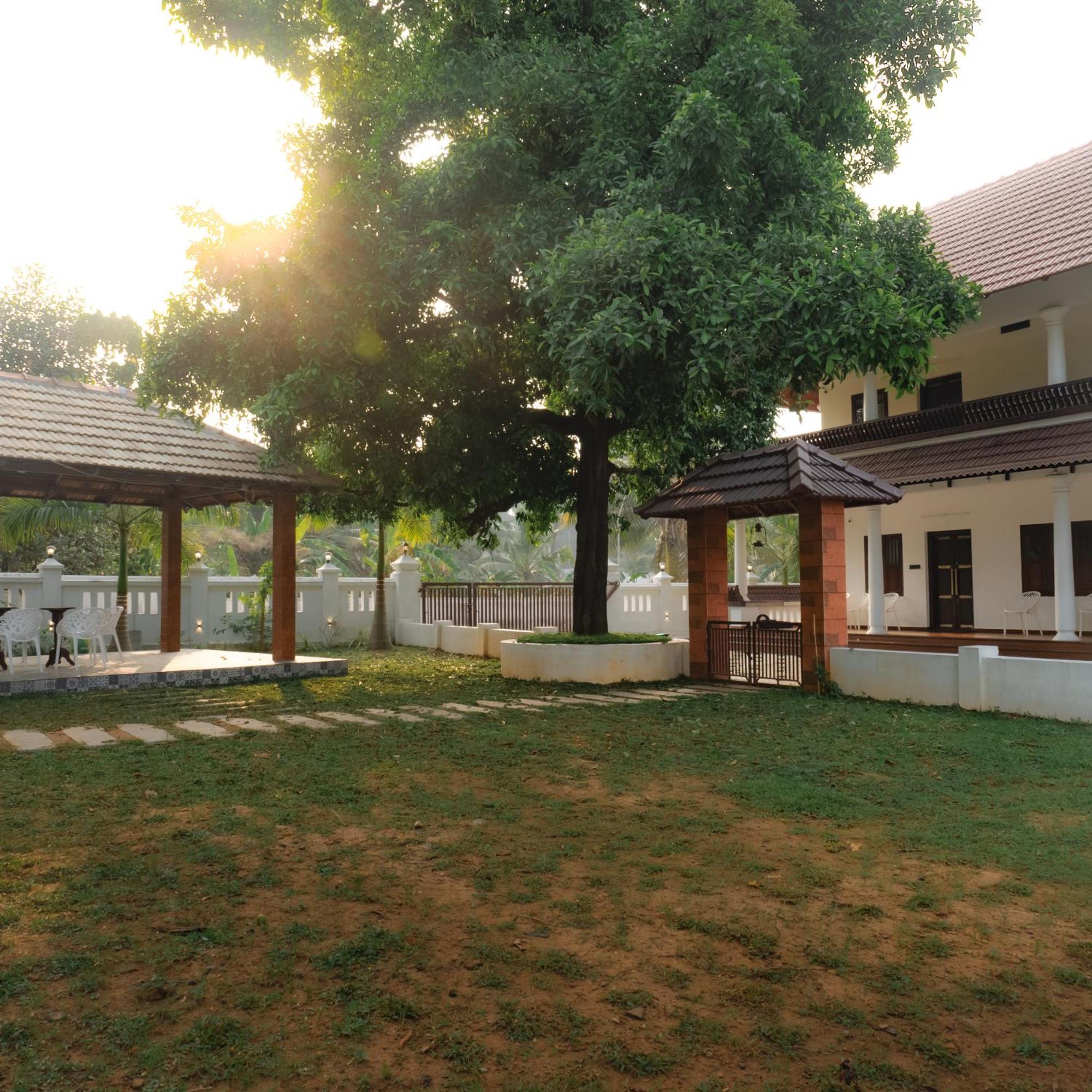 Tamarind Heritage Holiday Home Ангамали Экстерьер фото